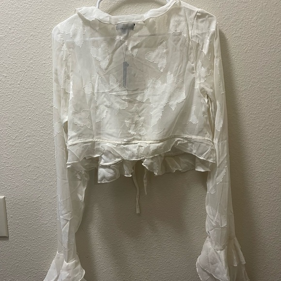 PrettyLittleThing Cream Ruffle Blouse - Picture 3 of 4
